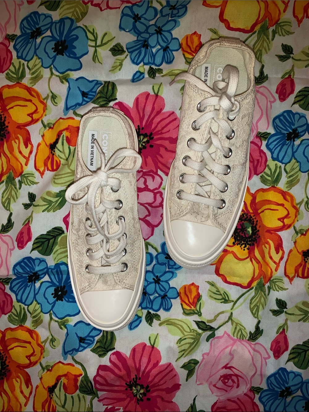 Lace Converse